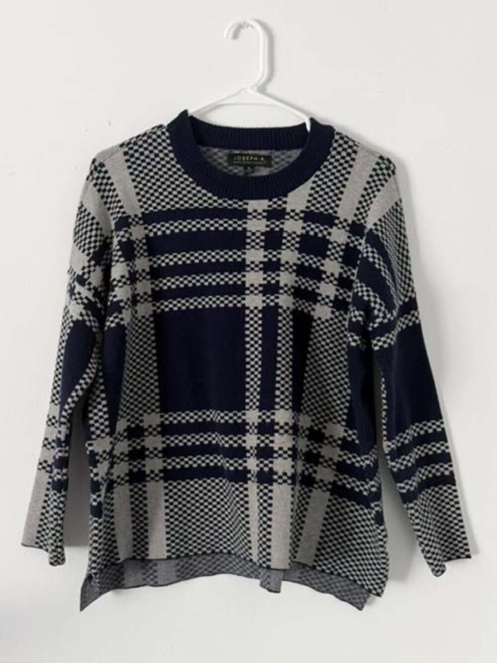 Joseph A. Blue & Gray Plaid Knit Sweater – Size Small